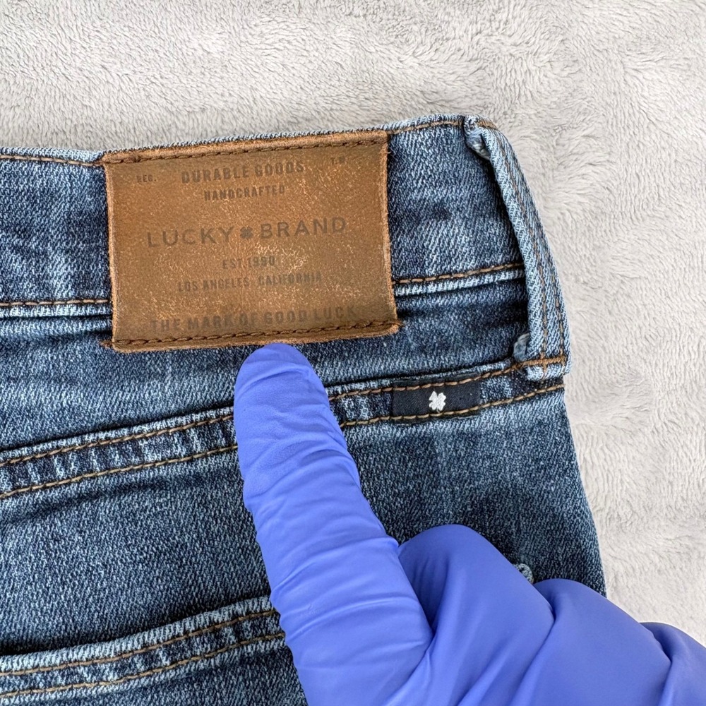 Lucky Brand Jeans Mens 36x32 (Fits 34x30) Blue 221 Straight Classic Medium Wash - Picture 9 of 15
